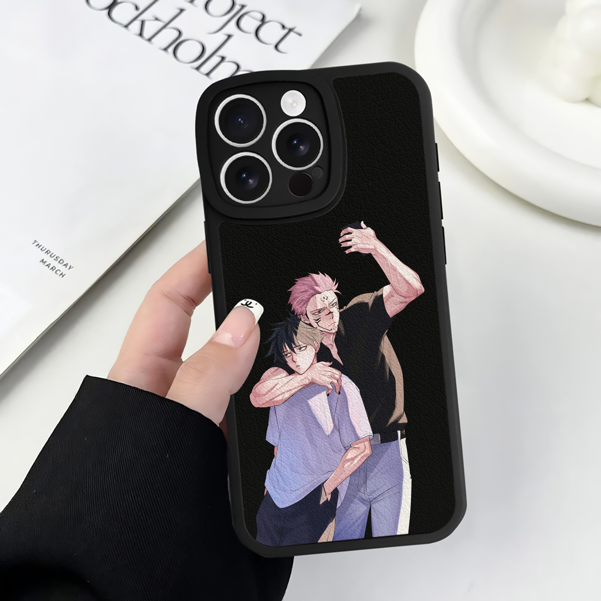 （画像用） 呪術廻戦 Jujutsu Kaisen 【iPhone 16シリーズ対応】シリコンスマホケース（レザー調） 材質：シリコン